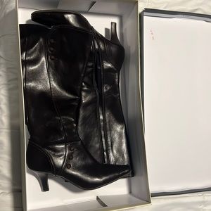 Liz Claiborne brown boots